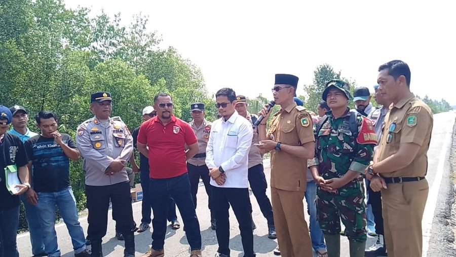 TNI ikut Kegiatan Pengamanan Unjuk rasa Di kantor PLN Tanjung samak