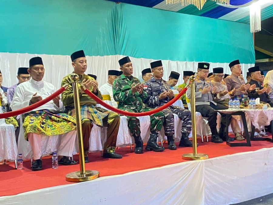 TNI Ikut Serta dalam Acara Pawai dan Gemah Takbir di Kepulauan Meranti
