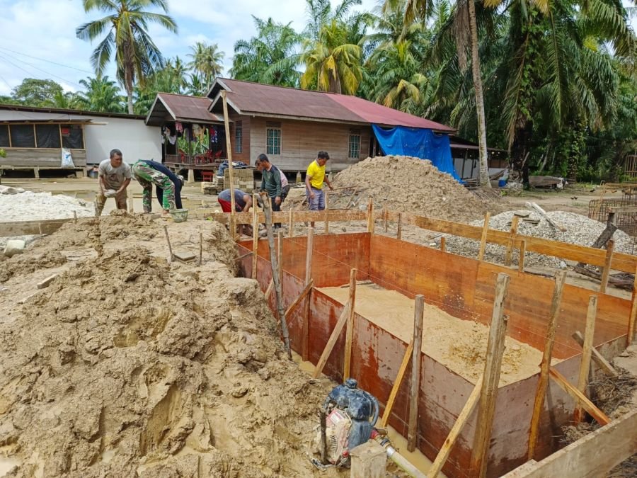 TNI Koramil 06/Tanjung Medan Terus Kebutan Pembangunan Jembatan Demi Kelancaran Akses Warga