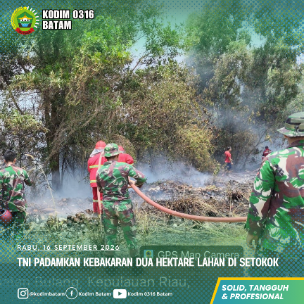 TNI Padamkan Kebakaran Dua Hektare Lahan di Setokok