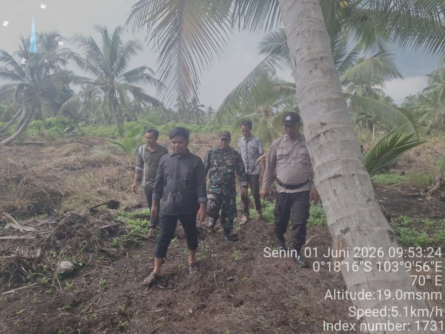 TNI-Polri dan Warga Parit Mesjid Gelar Patroli Tapal Batas, Wilayah Enok Aman dari Karhutla