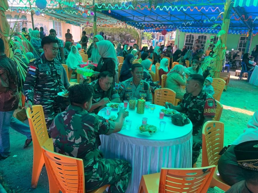 TNI-Polri Kompak Hadiri Hajatan Pernikahan Warga di Tambelan