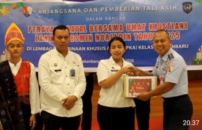 Umat Kristiani Lanud RSN Berbagi Kasih Natal di LPKA Pekanbaru
