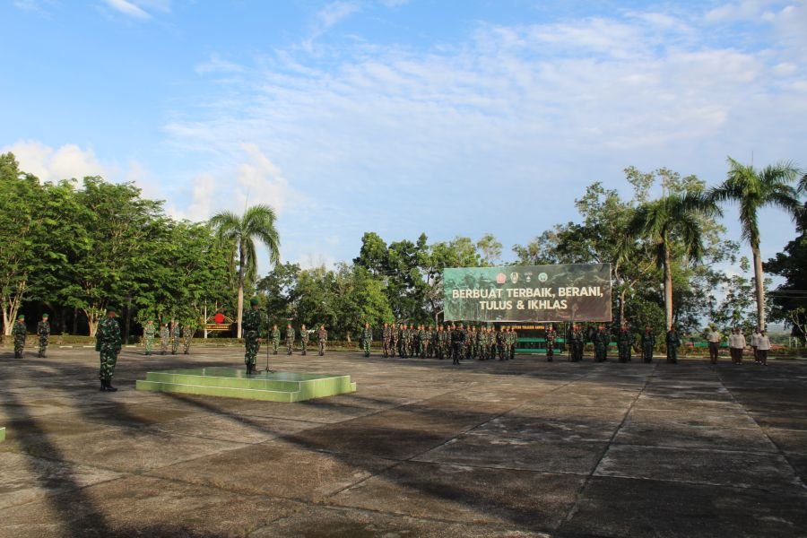 Upacara Bendera Mingguan, Personel Kodim 0315/TPI dan PNS Ikuti dengan Khidmat