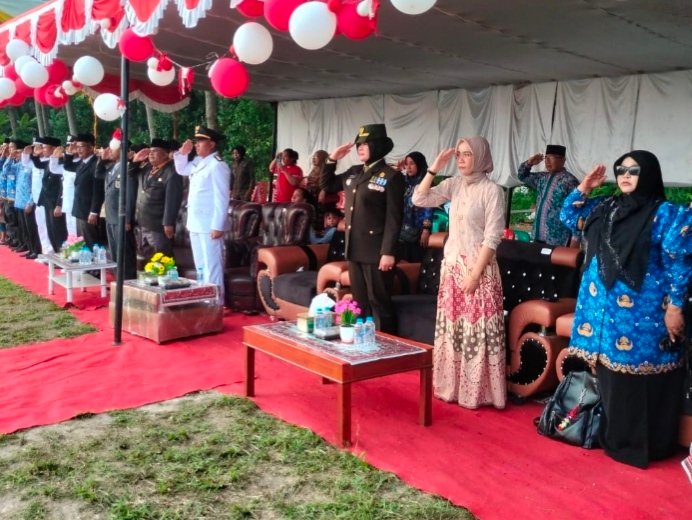 Upacara Penurunan Bendera HUT RI ke-81 di Batu Hampar Berjalan Khidmat dan Aman