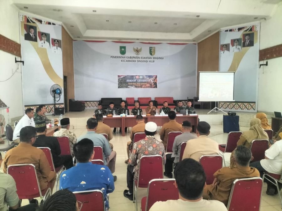 Upaya Pengendalian Karhutla: Penyuluhan Tim Mabes TNI di Kantor Camat Singingi Hilir