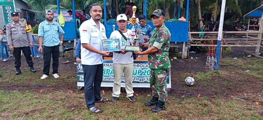 Wakili Danramil Serma Sugianto Hadiri Penutupan Turnamen Majapahit Cup 2026,Warga Padati Lapangan