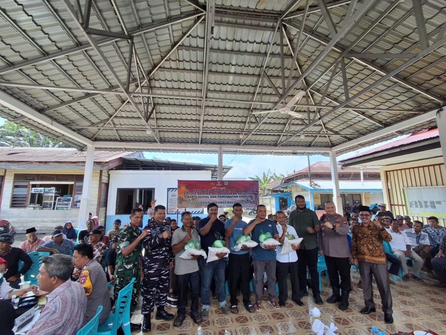Wakili Wadan Ramil, Bati Tuud Koramil 01/Bangko Hadiri Bakti Sosial dan Pengobatan Gratis di Polsek