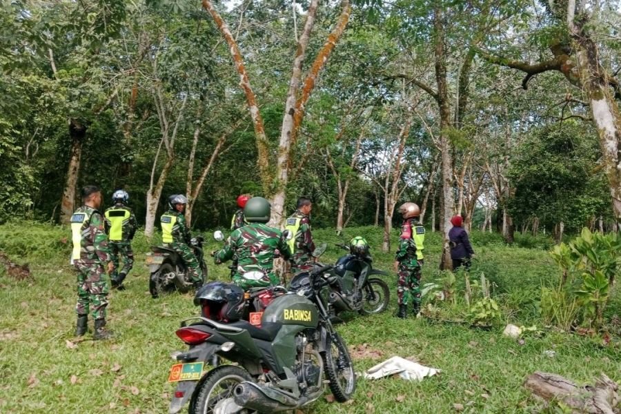Waspada Karhutla, Babinsa Koramil 02/KT Perkuat Patroli Karhutla di Geringging Jaya