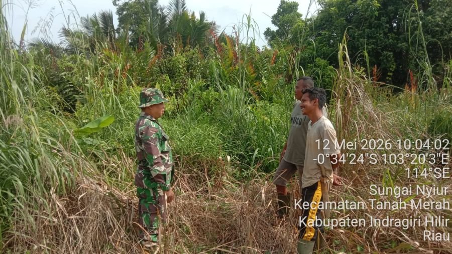Waspada Karhutla, Babinsa Serka Mardia Koramil 02/TM Gelar Patroli dan Sosialisasi di Tapal Batas De