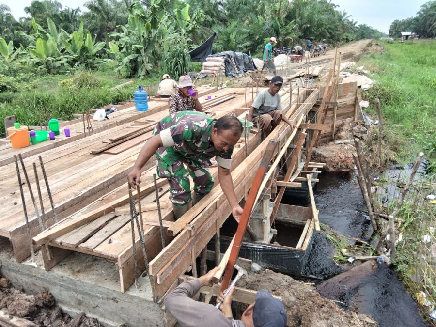 Wujud Kemanunggalan TNI, Pembangunan Jembatan Garuda Pekaitan Capai 55 Persen