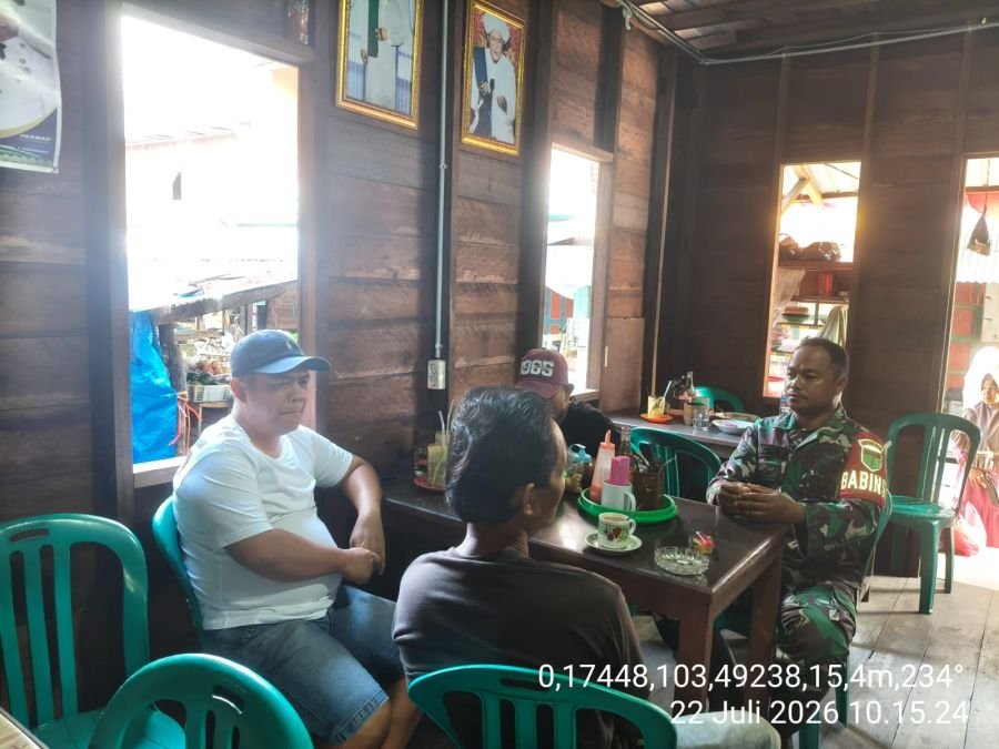 Wujud Kepedulian TNI Kepada Rakyat, Babinsa Koramil 10/Pelangiran Jalin Silaturahmi Bina Keakraban