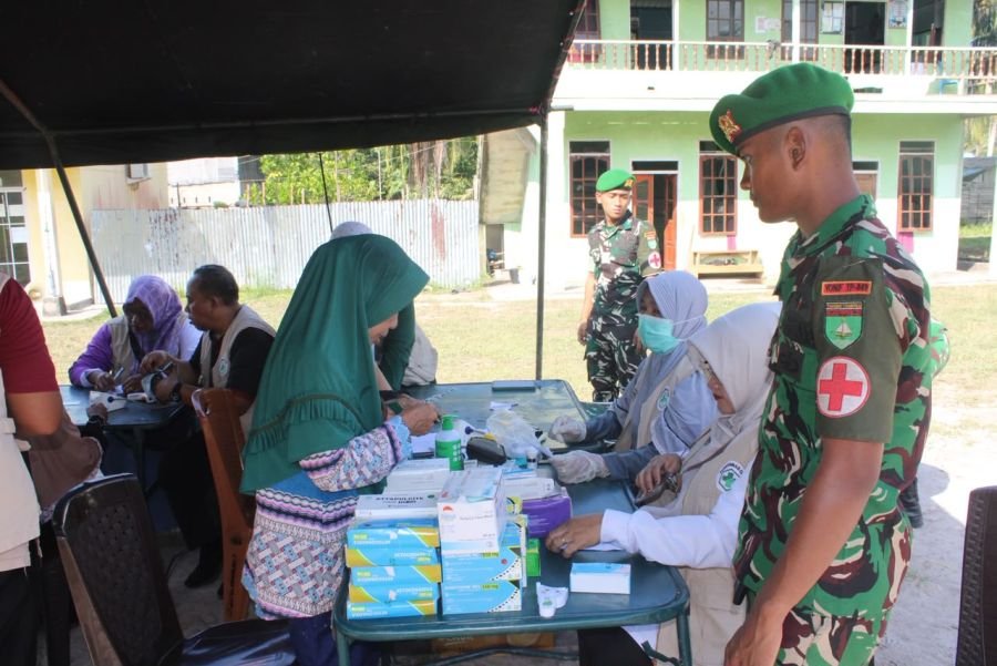 Yonif TP 849/Beladau Sakti Bantu Masyarakat Lingga Lewat Aksi Pengecekan Kesehatan Gratis