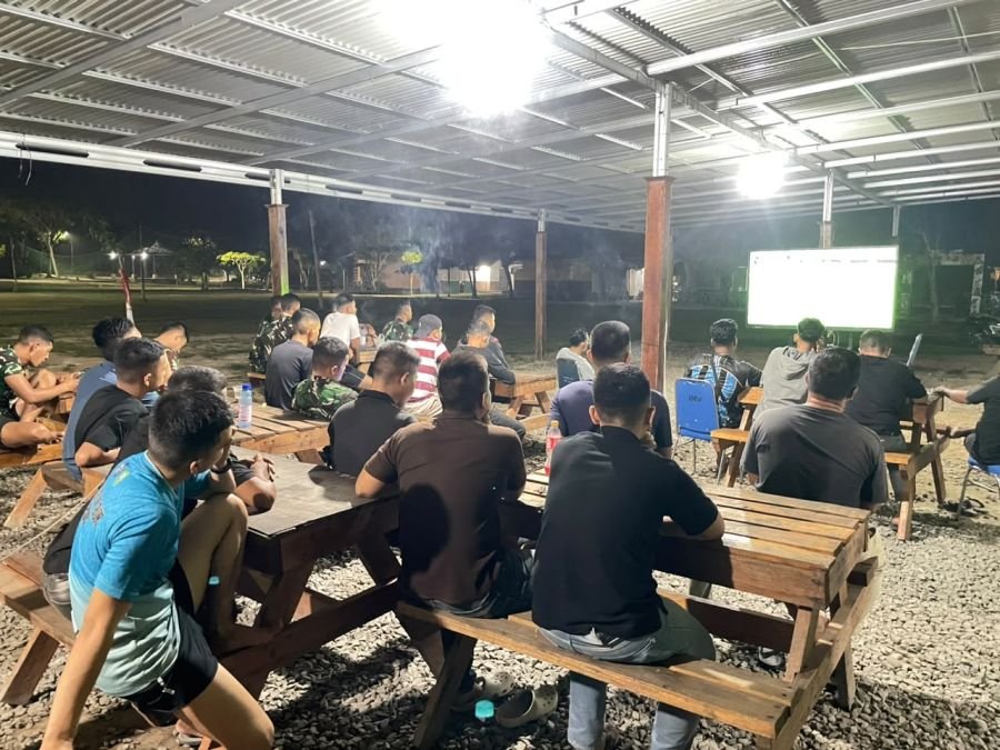 Yonif TP 851/BBC dan Warga Merempan Hilir Nobar Semifinal Inggris vs Argentina