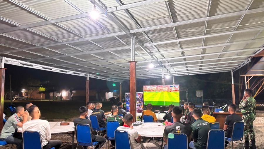 Yonif TP 851/BBC dan Warga Nobar Prancis vs Inggris Penuh Antusias