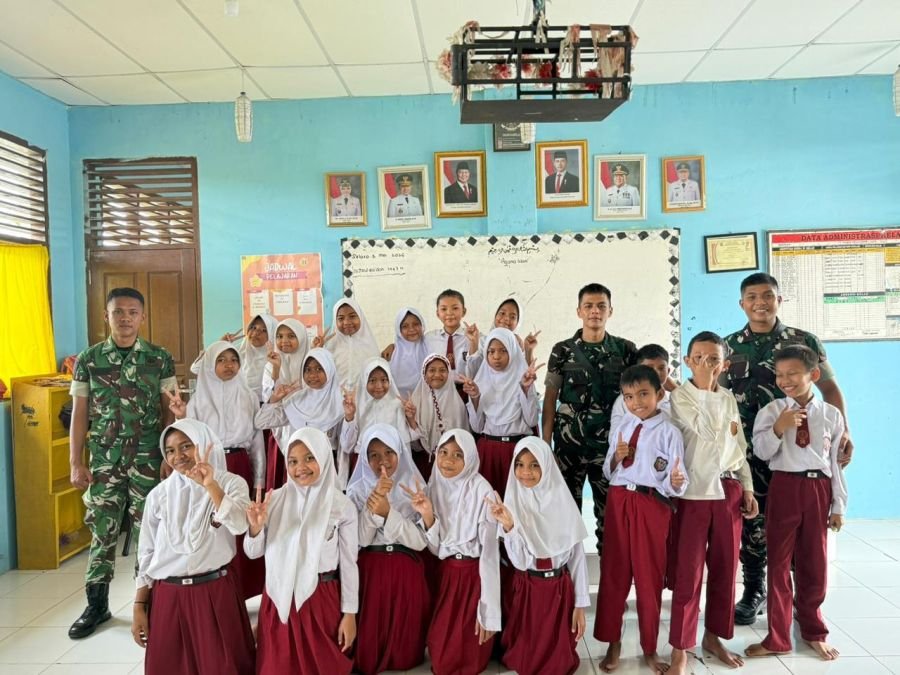 Yonif TP 851/BBC Gelar Sosialisasi di SDN 10 Merempan Hilir untuk Tanamkan Semangat Disiplin