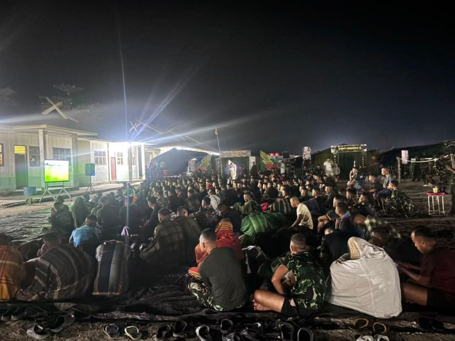 Yonif TP 953 Gelar Nobar Prancis vs Inggris, Semangat Kebersamaan Menguat