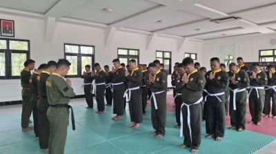Babinsa 03/Tempuling Ikuti Kenaikan Sabuk Putih PSM di Makodim