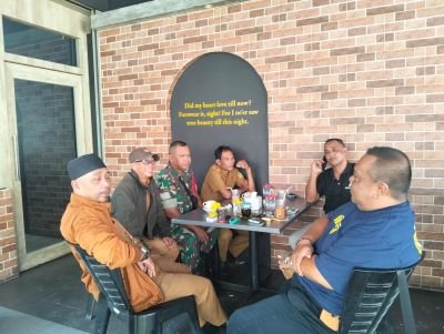 Babinsa Baran Timur Perkuat Sinergi dengan Aparatur Kelurahan