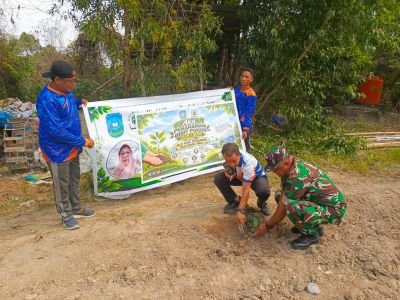 Babinsa Buru Dorong Penghijauan Lewat Aksi Tanam Pohon