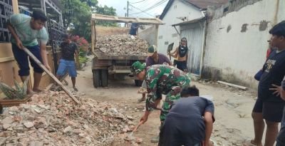 Babinsa dan Warga Kompak Bangun Gorong-Gorong Demi Atasi Genangan Air