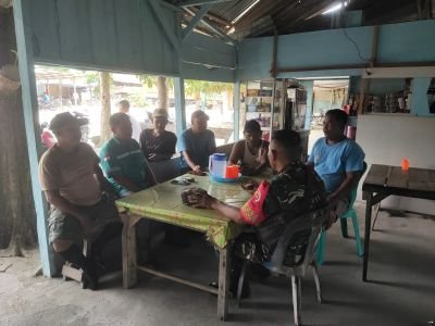 BABINSA DESA MAHATO PERKUAT TALI SILATURRAHMI DENGAN TOKOH MASYARAKAT