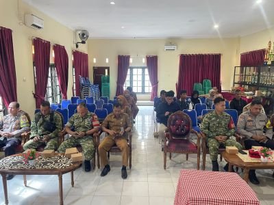 Babinsa Kelurahan Kampung Bugis melaksanakan rapat konsultasi publik