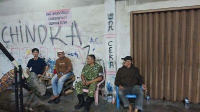 Babinsa Kelurahan Pesisir Bersama Warga Gelar Patroli Malam, Perkuat Keamanan Lingkungan