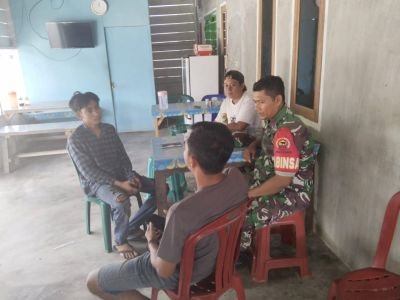 BABINSA KOMUNIKASI SOSIAL DENGAN TOKOH PEMUDA DI WILAYAH.