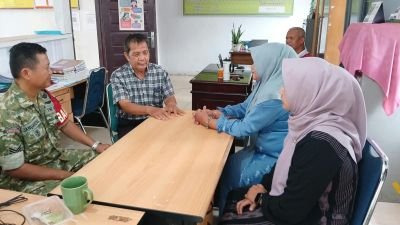 Babinsa Koramil 01 Rumbai Perkuat Sosialisasi Pendaftaran Bansos, Pastikan Bantuan Tepat Sasaran