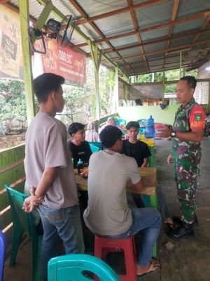Babinsa Koramil 02/KT Tingkatkan Sosialisasi Penerimaan TNI AD 