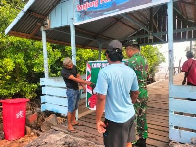 Babinsa Koramil 02/SA Perkuat Nilai Pancasila di Kampung Sungai Rawa