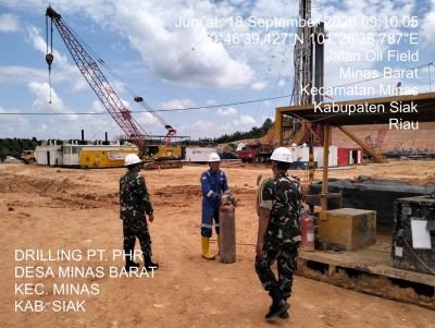 Babinsa Minas Pantau Dua Lokasi Drilling, Situasi Operasional Tetap Aman