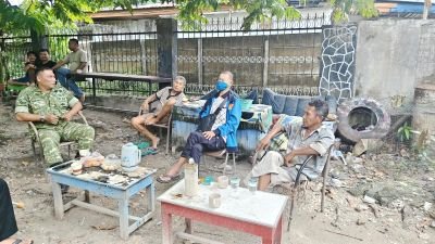 Babinsa Koramil 04/Lph Bantu Pendataan Warga Kurang Mampu untuk Dukung Program Perlindungan Sosial