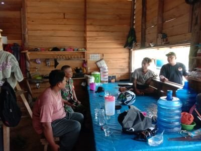 *Babinsa Koramil 05/Peranap Gelar Komsos Bersama Warga Desa Selunak*