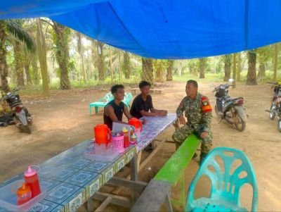 Babinsa Koramil 05/Peranap Gelar Komsos dengan Warga di Desa Setako Raya
