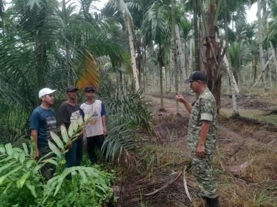 Babinsa Koramil 07/Reteh Patroli Tapal Batas dan Beri Edukasi Karhutla di Pulau Kijang