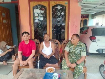 Babinsa Koramil 09 Singingi Door to Door, Serka Edi Nasri Sambangi Warga Logas