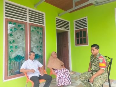 Babinsa Koramil 09 Singingi Gelar Komsos di Muaralembu, Pererat Kemanunggalan TNI-Rakyat