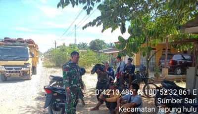 Babinsa Koramil 16/Tapung Rangkul Warga Sumber Sari, Ajak Jauhi Narkoba dan Bijak Bermedia Sosial