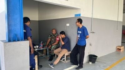 babinsa-labuh-baru-timur-ajak-warga-aktifkan-pos-ronda-dan-jaga-kebersihan-lingkungan