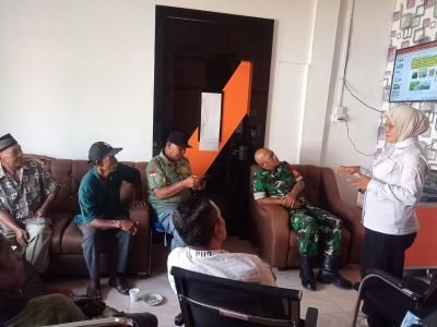 Babinsa Pangke Perkuat Pemahaman Petani Soal Kesuburan Tanah dan Hama