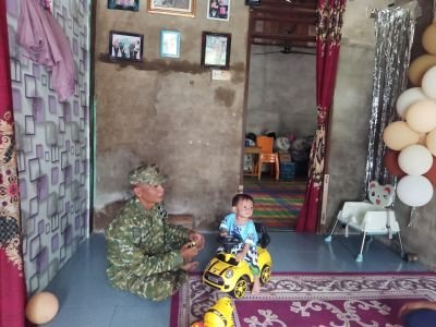 Babinsa Sungai Apit Pantau Anak Asuh Stunting di Kampung Teluk Batil