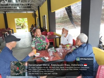 Babinsa Parit Benut Perkuat Koordinasi Warga Jelang HUT Ke-81 RI