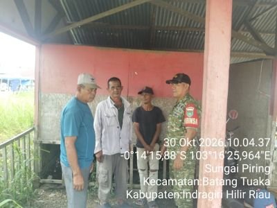 Babinsa Sungai Piring Imbau Warga Waspadai Kabut Asap Saat Bepergian dengan Speed Boat