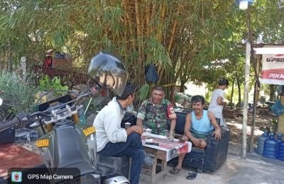 Babinsa Tiban Baru Perkuat Kepedulian Warga Lewat Komsos Lingkungan