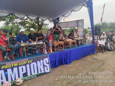 Danramil 02/TM Bersama Forkopimcam Tutup Resmi Turnamen Sepak Bola Antar Desa