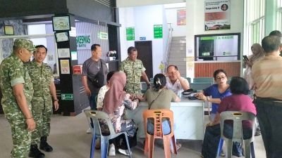 Danramil 03/Bgs Pimpin Pendampingan Pengecekan Awal Pemeriksaan Mata