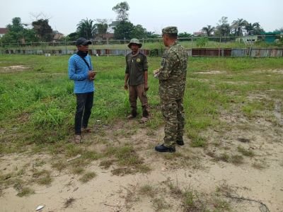 Hujan Mulai Redakan Kabut Asap, Babinsa Koramil 06/Sukajadi Intensifkan Patroli Pencegahan Karhutla