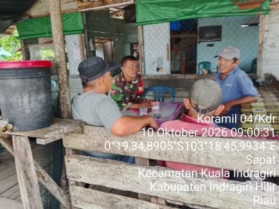 Jaga Kondusifitas Sapat, Serda Erwin Savitri Komsos Bersama Masyarakat Binaan